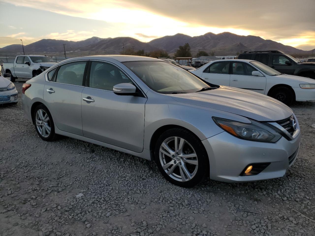 2016 NISSAN ALTIMA