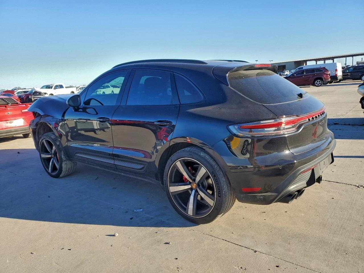 2024 PORSCHE Macan