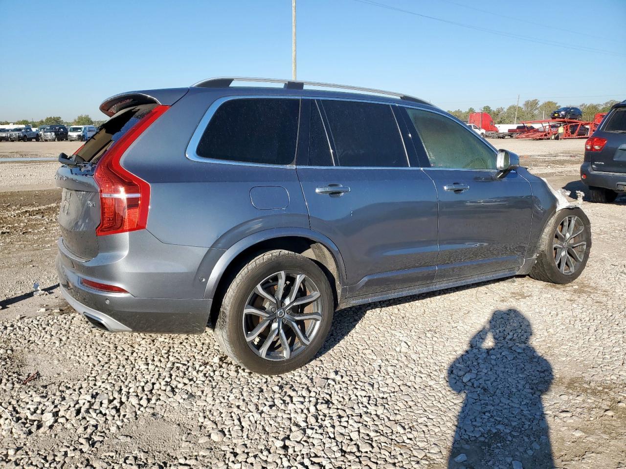 2016 VOLVO XC90