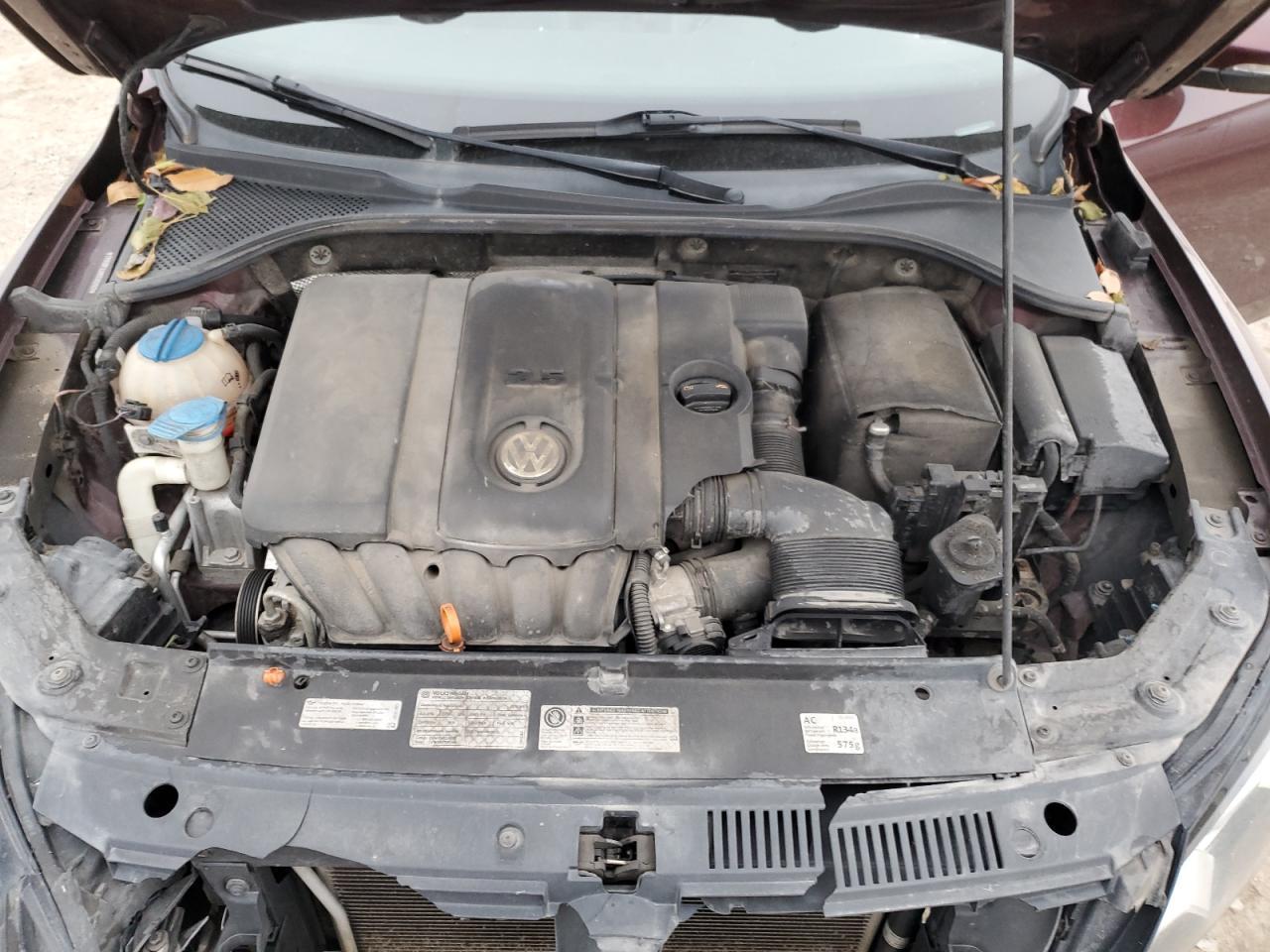 2012 VOLKSWAGEN Passat