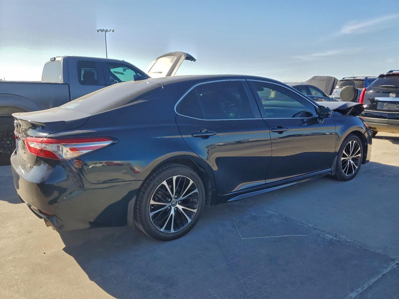 2019 TOYOTA CAMRY