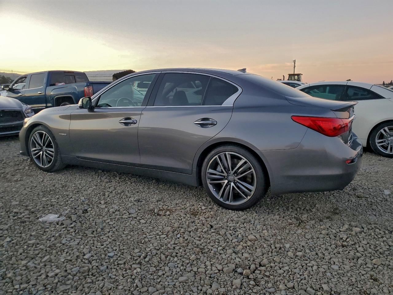 2015 INFINITI Q50