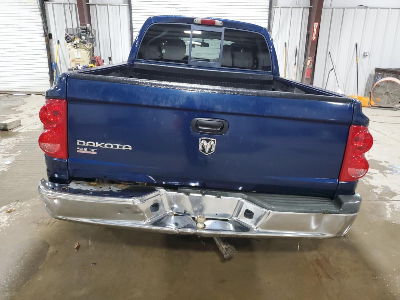 2005 DODGE Dakota