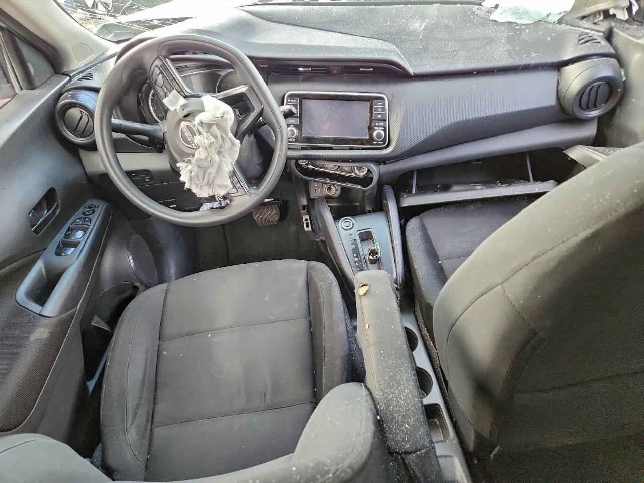 2024 NISSAN KICKS