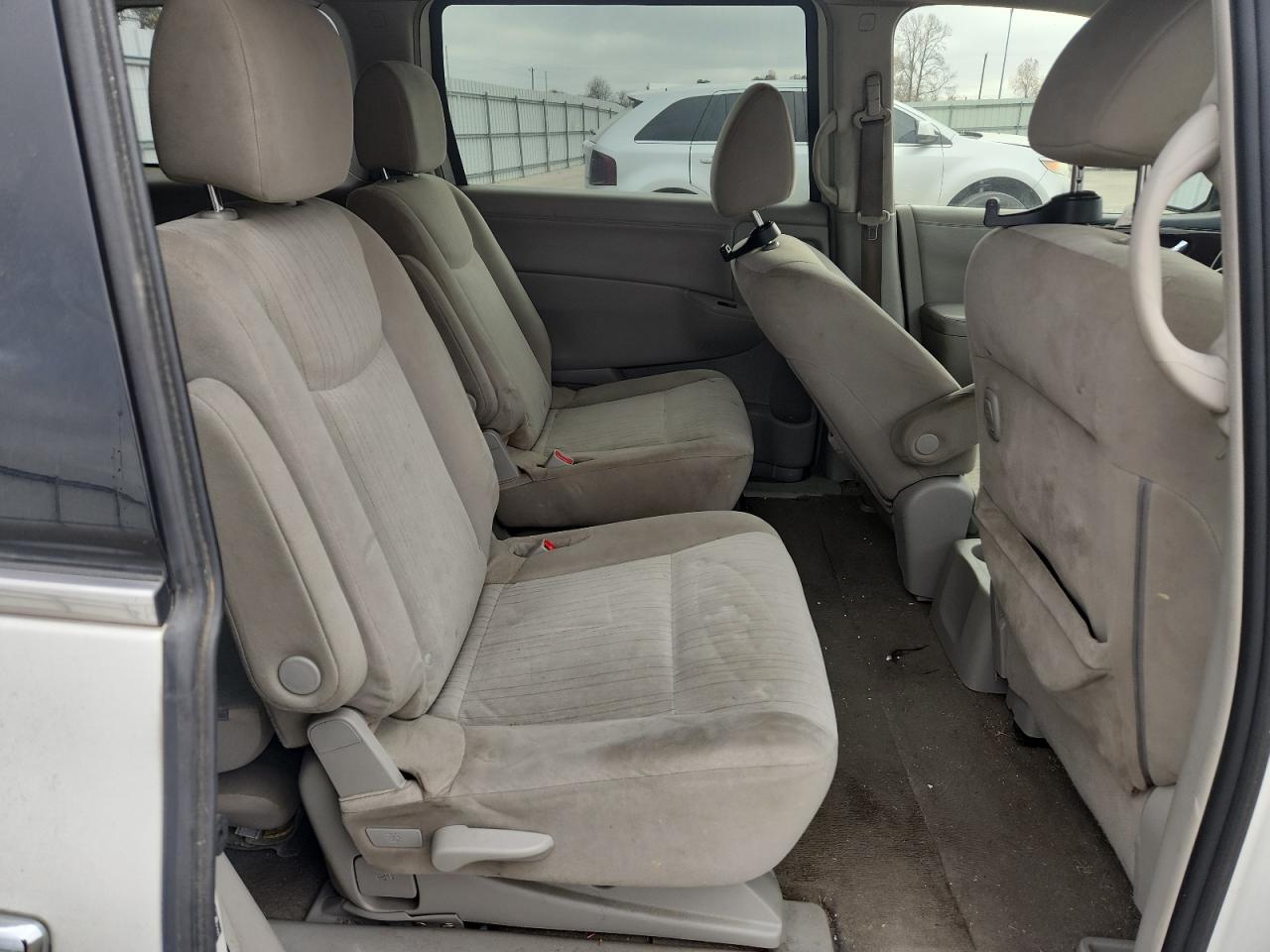 2016 NISSAN Quest