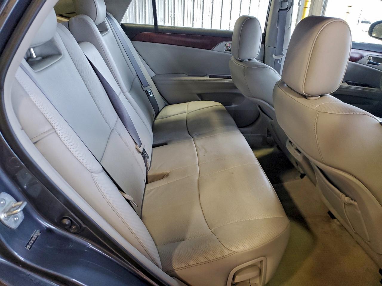 2011 TOYOTA Avalon