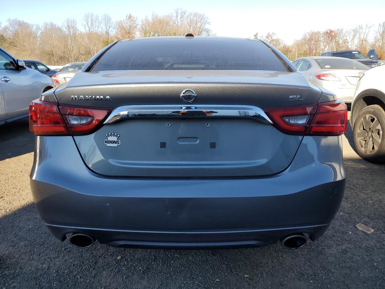 2017 NISSAN Maxima