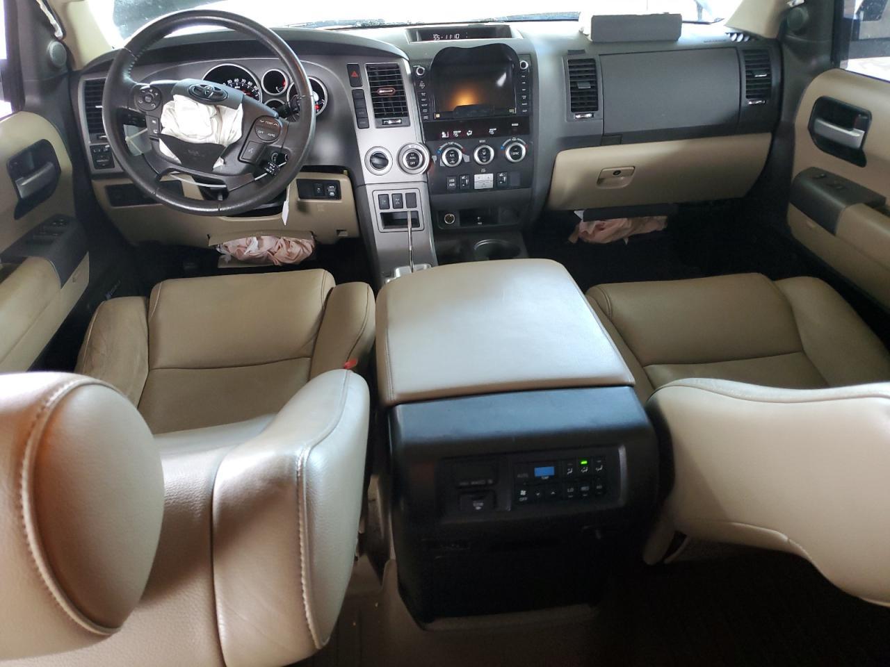 2011 TOYOTA Sequoia