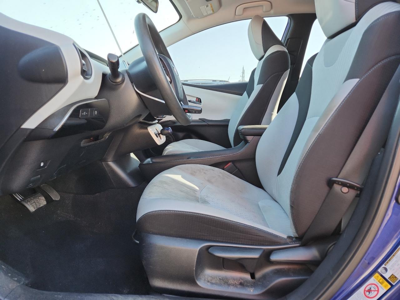 2016 TOYOTA PRIUS