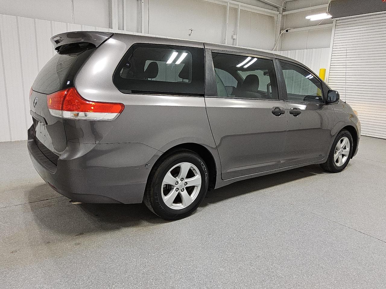 2014 TOYOTA SIENNA