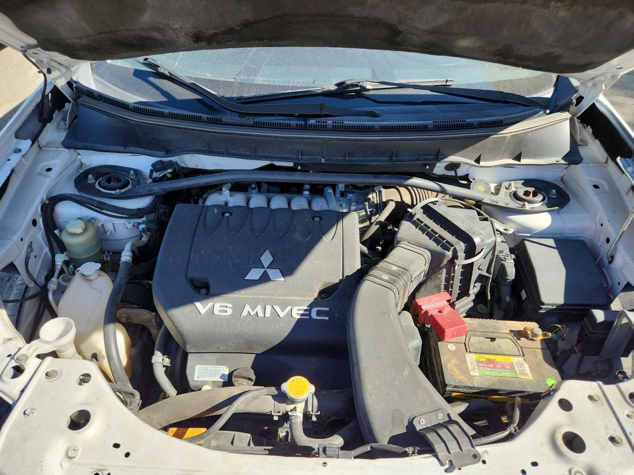2011 MITSUBISHI outlander