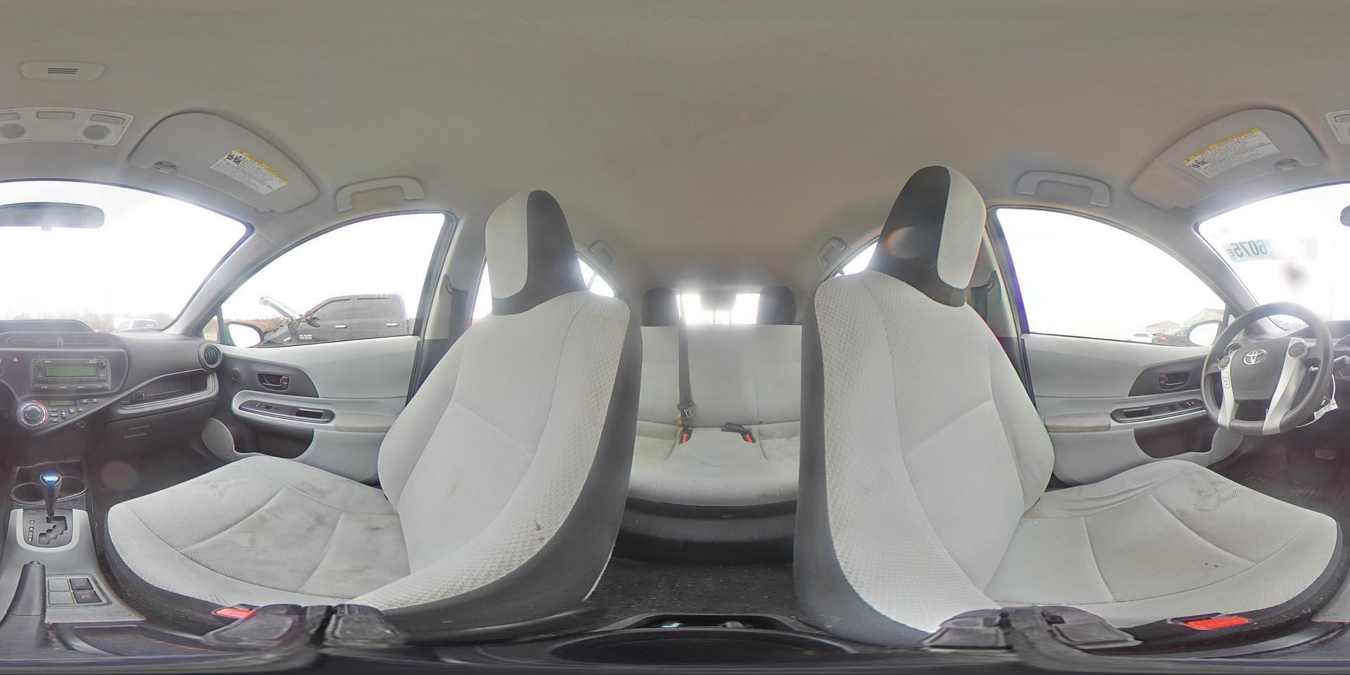 2013 TOYOTA Prius c