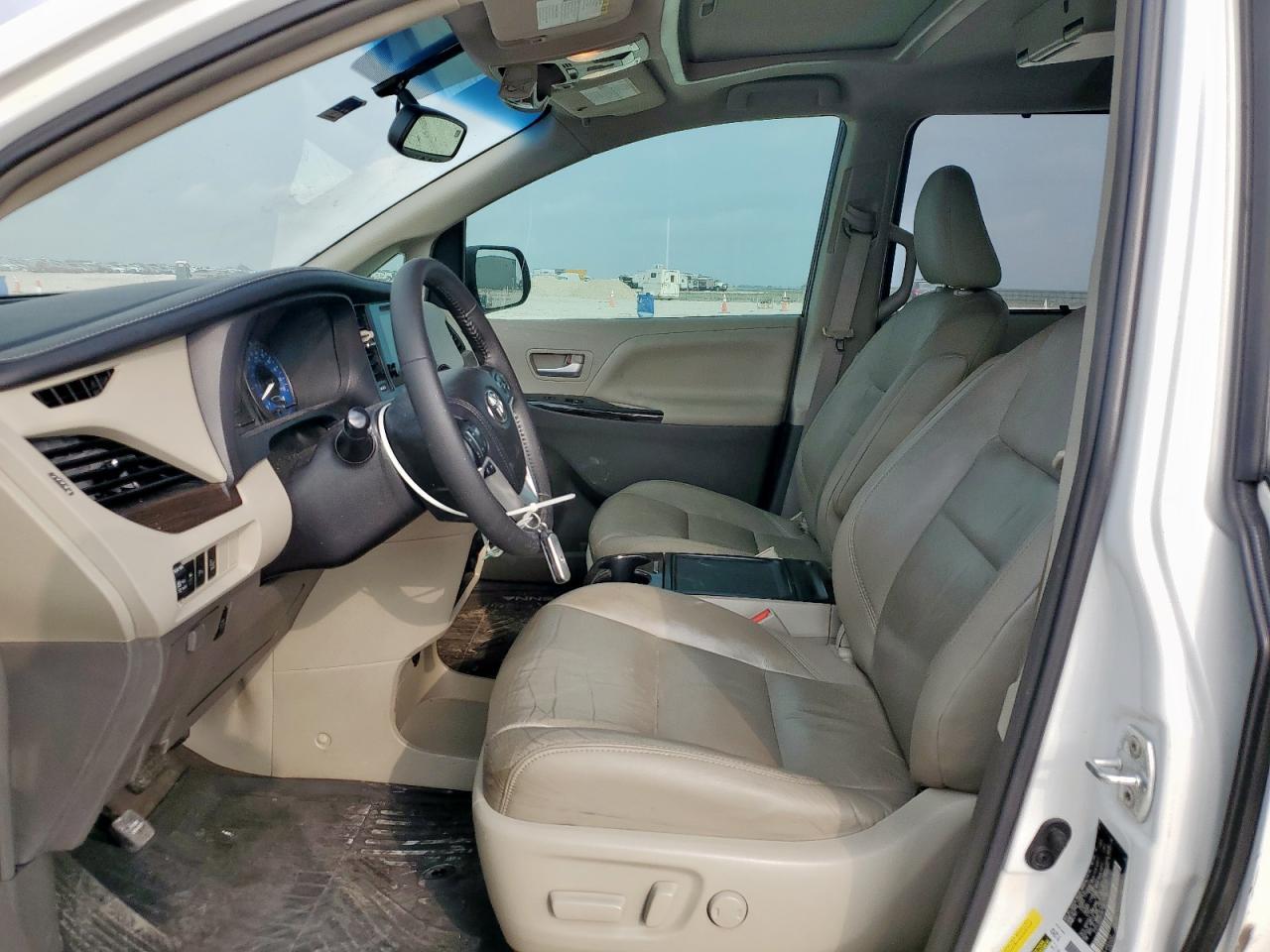2017 TOYOTA SIENNA