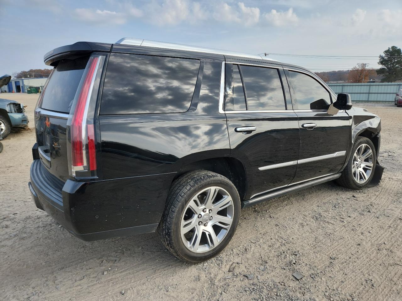 2017 CADILLAC ESCALADE
