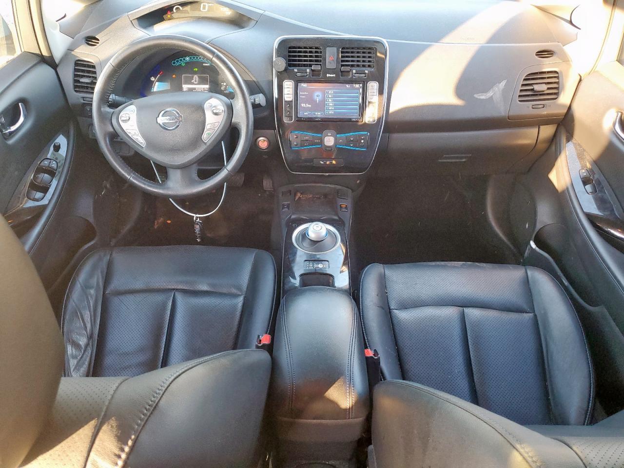 2015 NISSAN LEAF