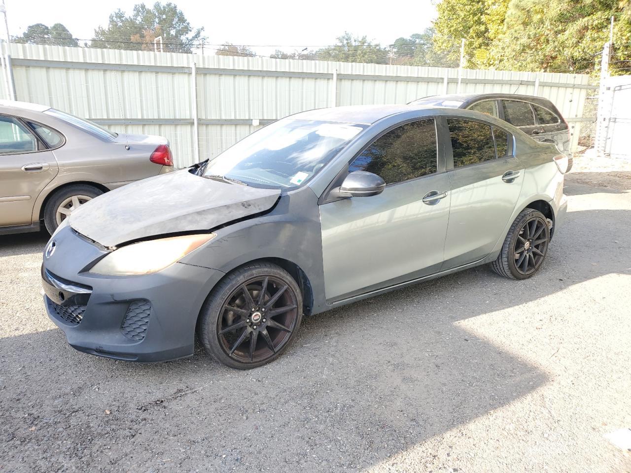 2013 MAZDA 3