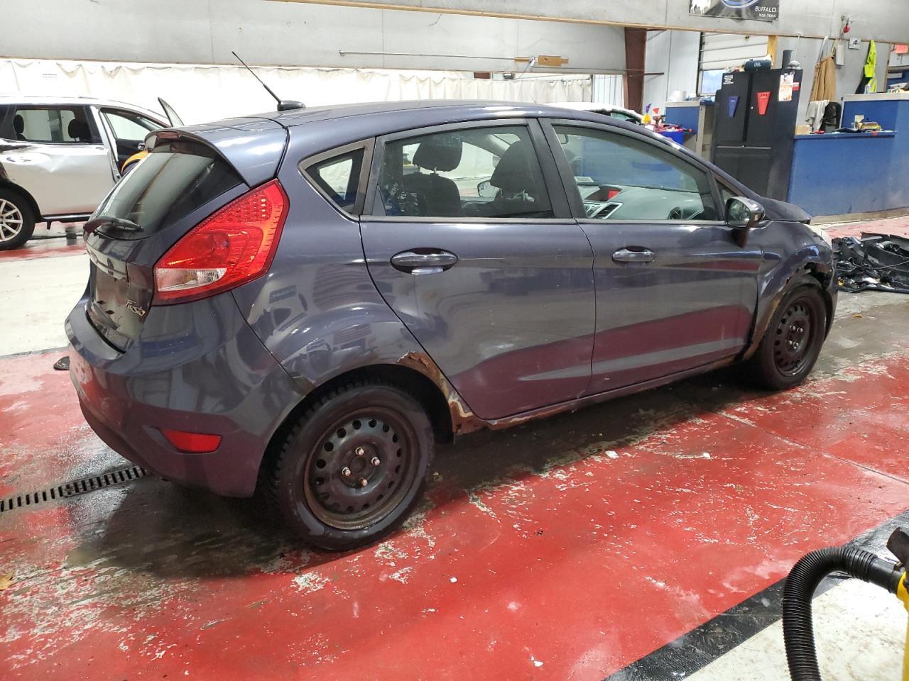 2013 FORD Fiesta