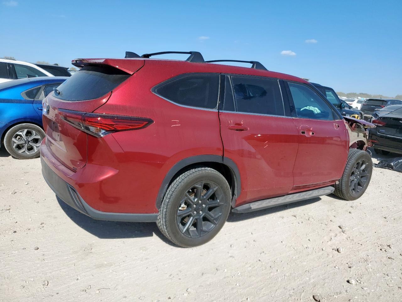 2022 TOYOTA HIGHLANDER