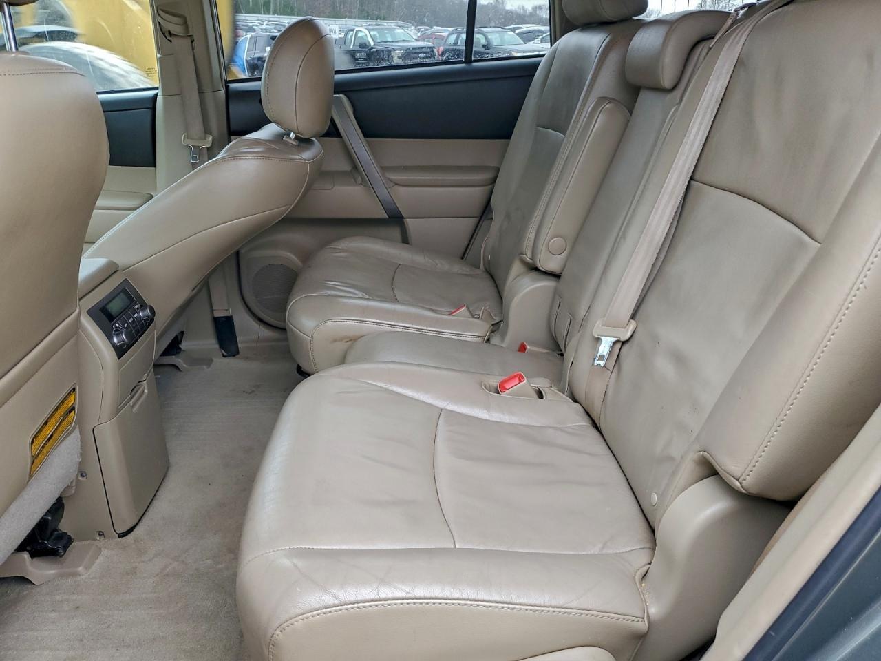 2010 TOYOTA HIGHLANDER