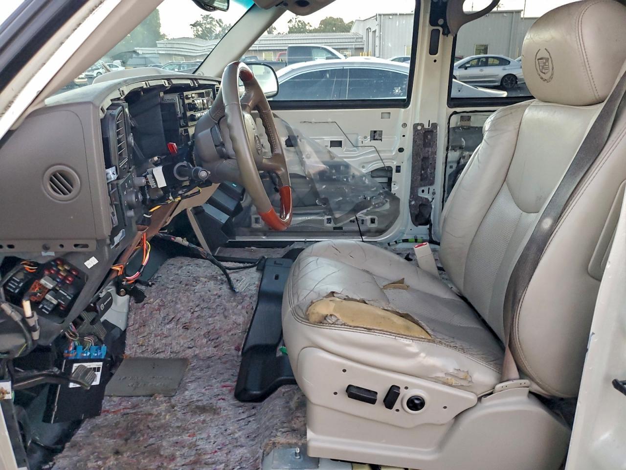 2002 CADILLAC ESCALADE