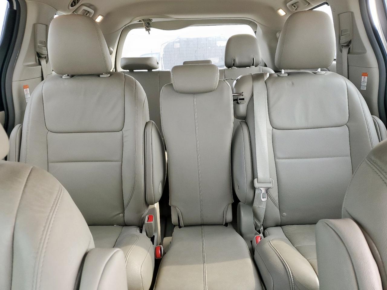 2017 TOYOTA SIENNA