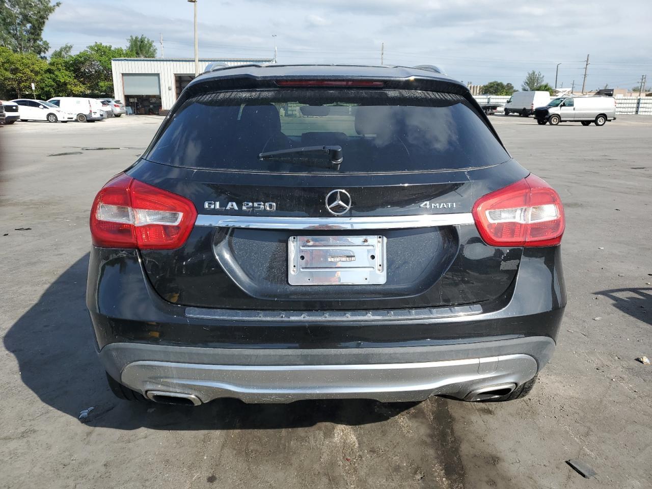 2016 MERCEDES-BENZ GLA-Class