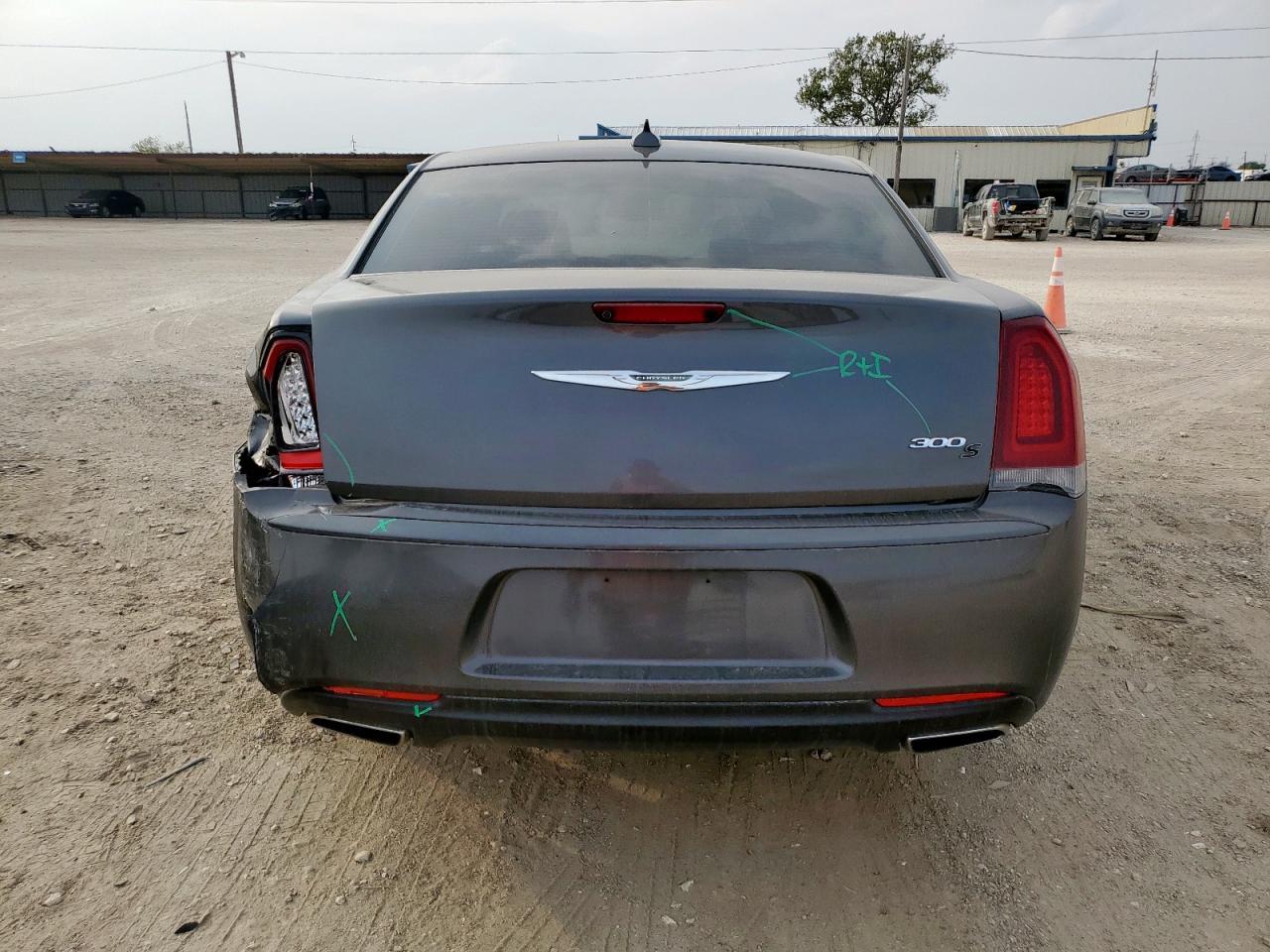 2019 CHRYSLER 300