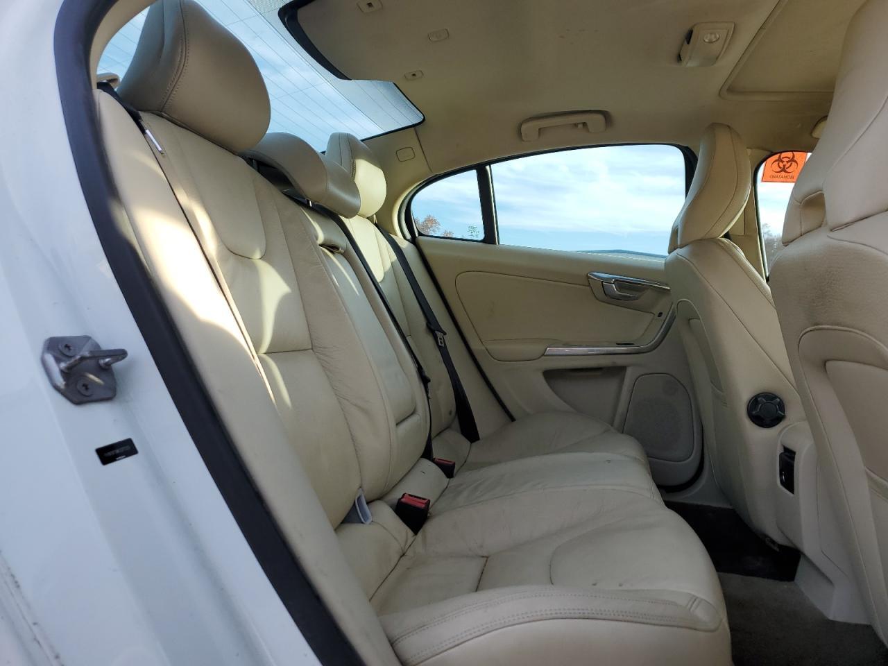 2014 VOLVO S60