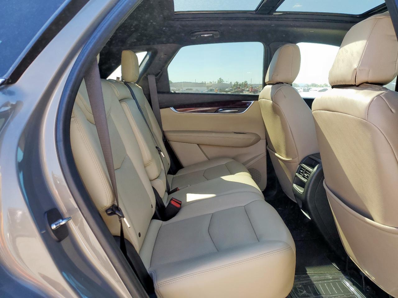 2017 CADILLAC XT5