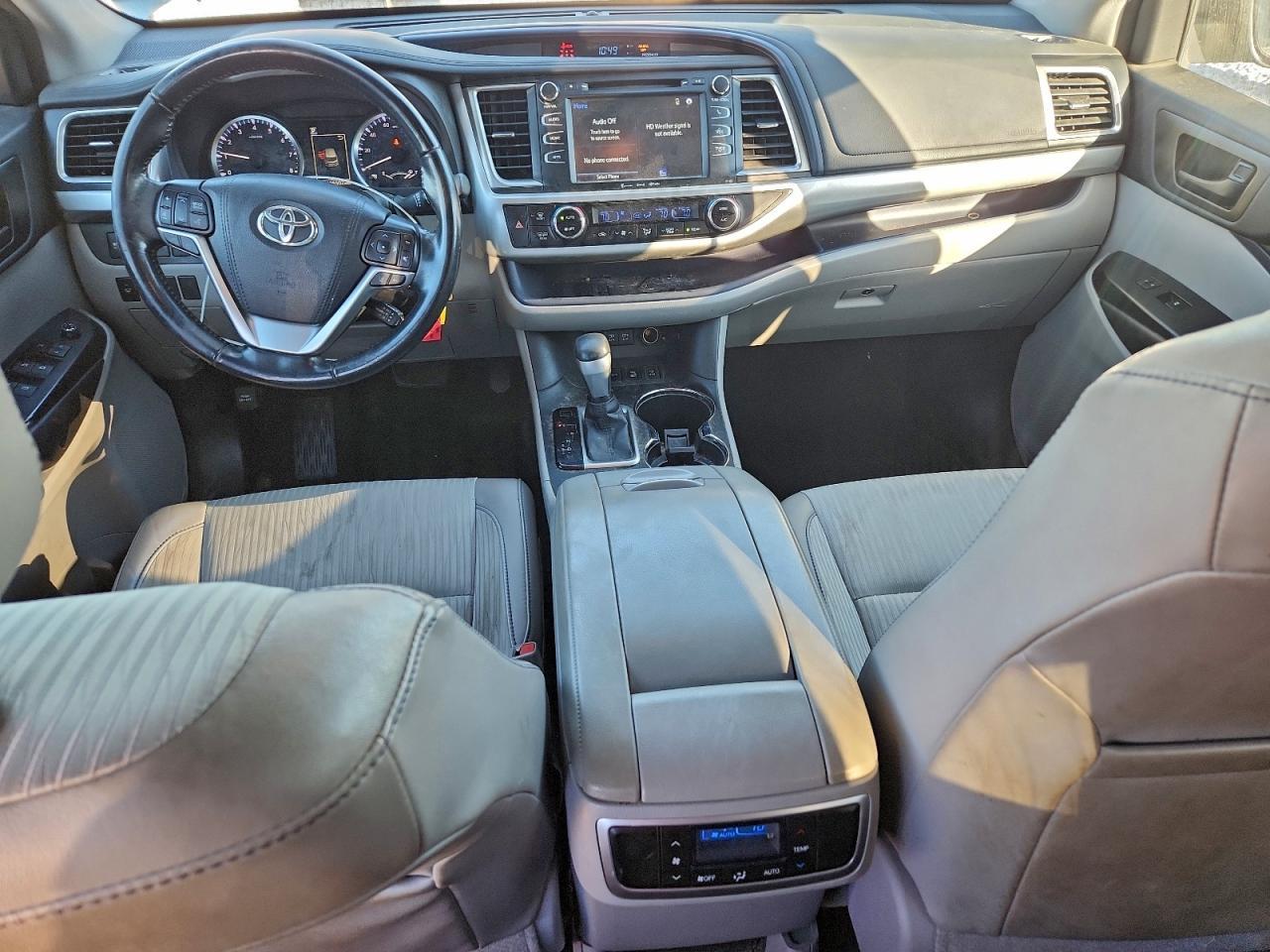 2017 TOYOTA HIGHLANDER