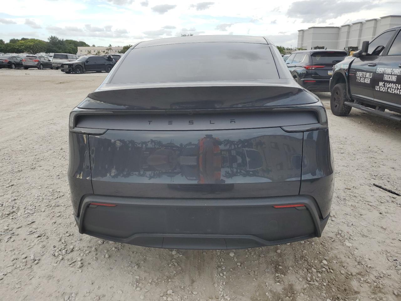 2026 TESLA MODEL Y
