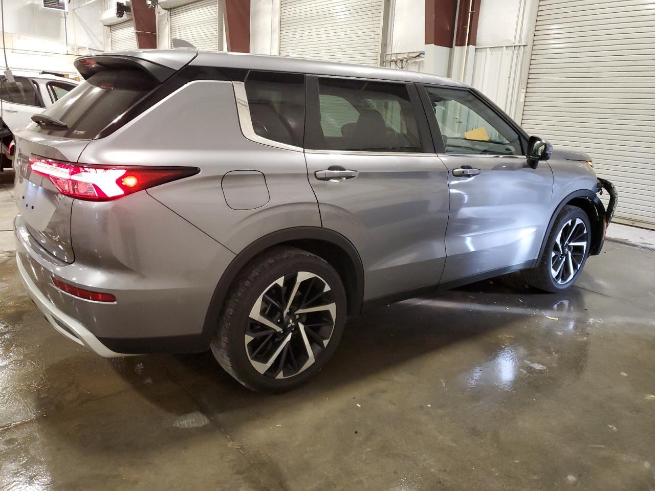 2022 MITSUBISHI outlander