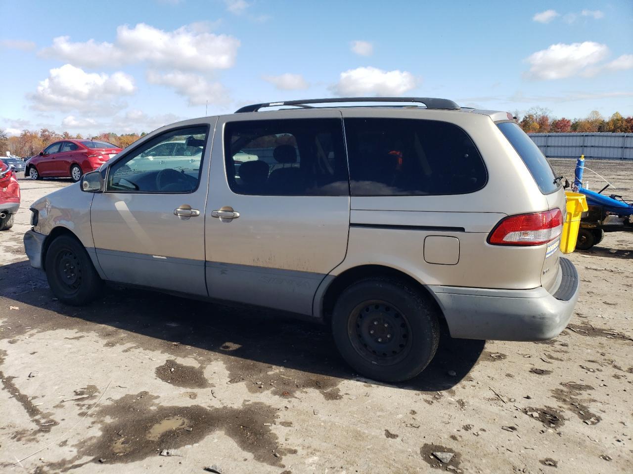 2003 TOYOTA SIENNA