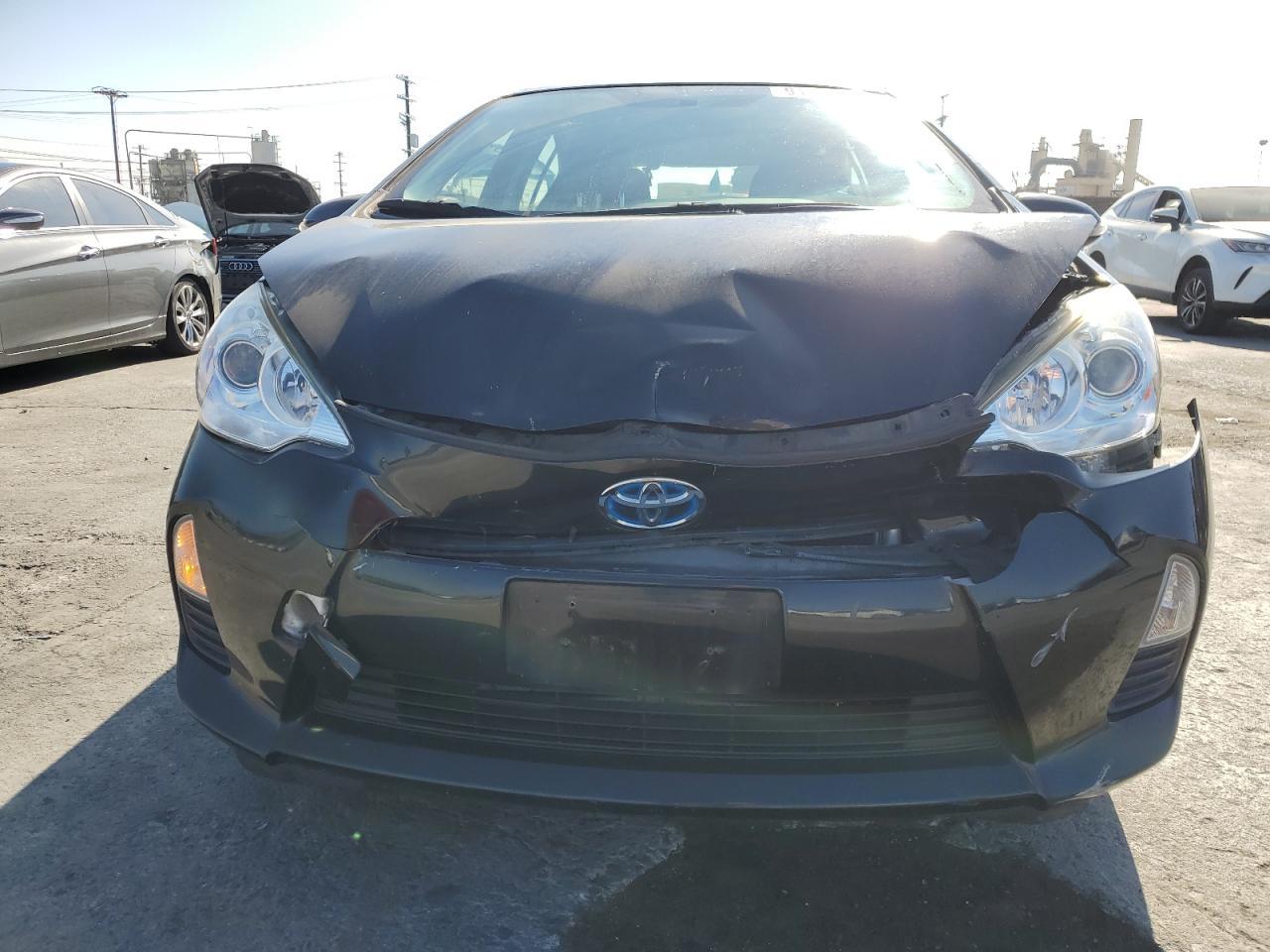 2014 TOYOTA Prius c