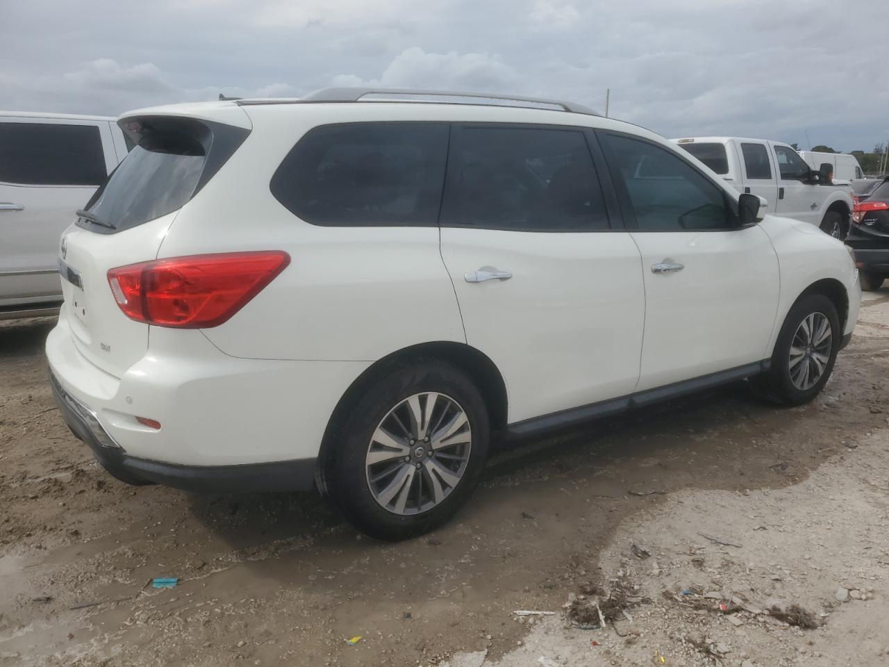 2017 NISSAN PATHFINDER