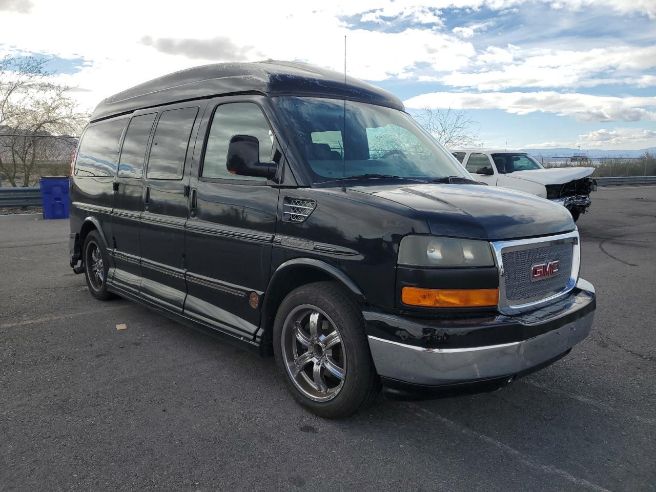 2010 GMC Savana