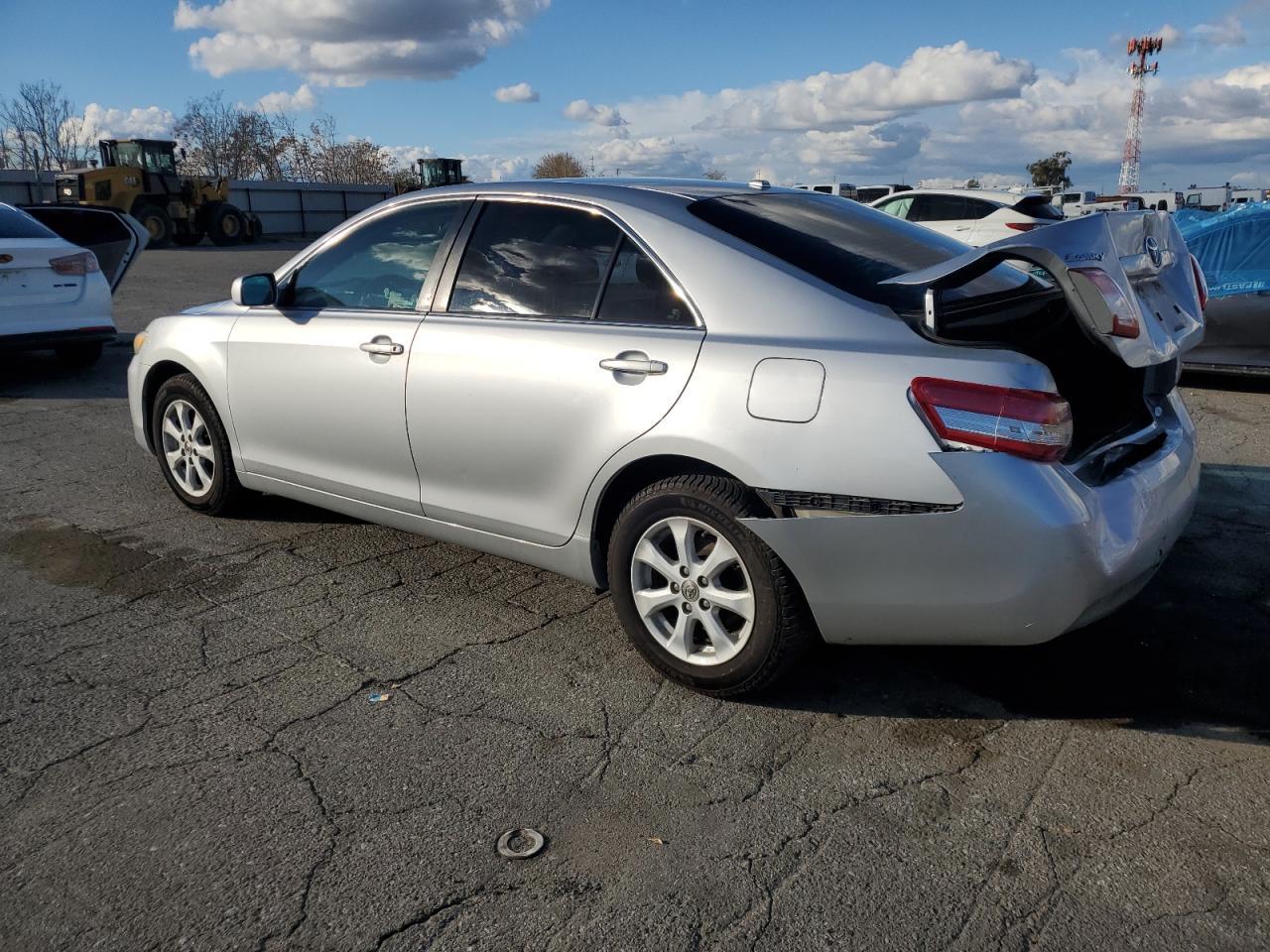 2011 TOYOTA CAMRY