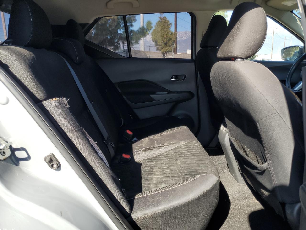 2021 NISSAN KICKS