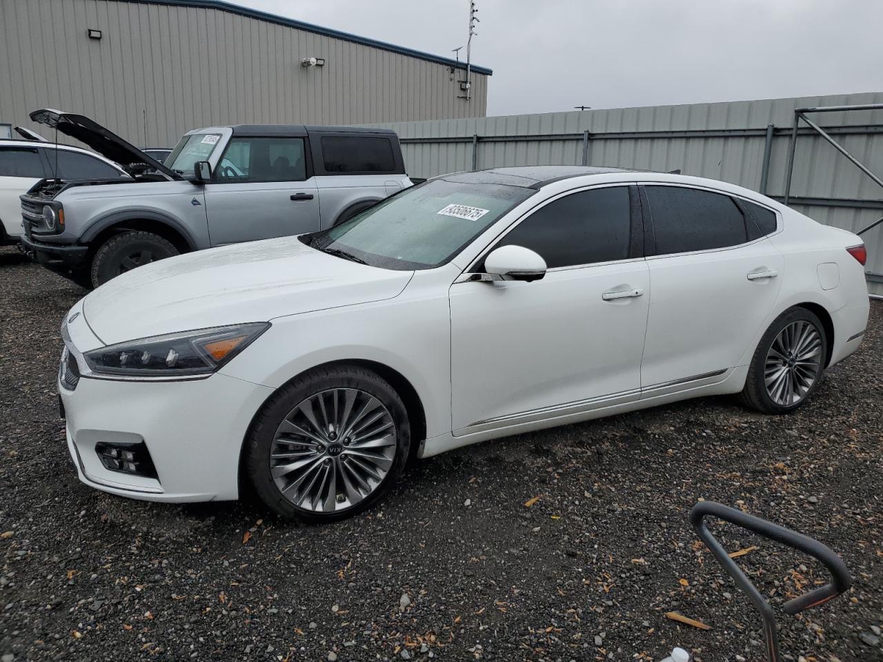 2019 KIA Cadenza