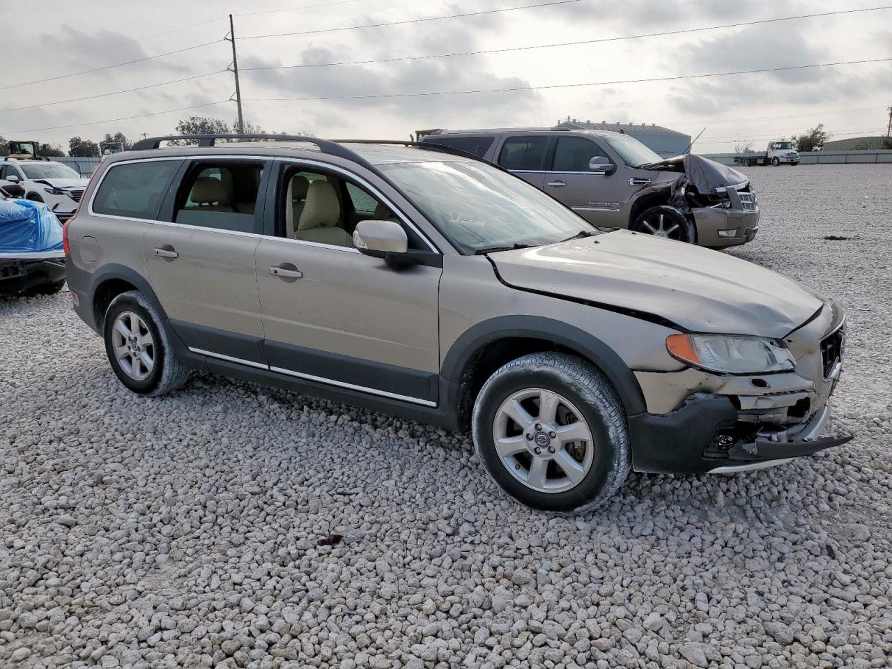 2013 VOLVO XC70