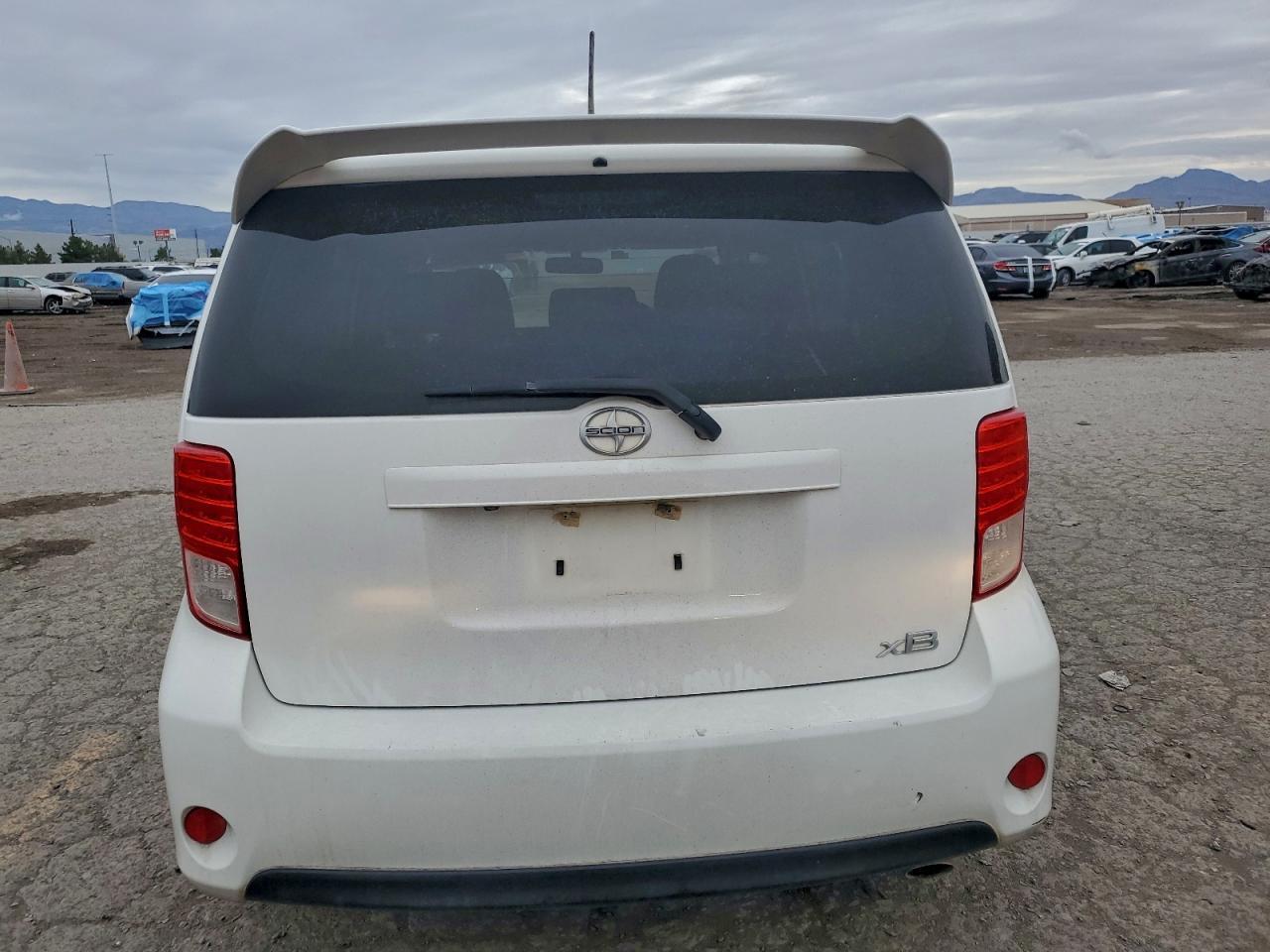 2015 TOYOTA SCION