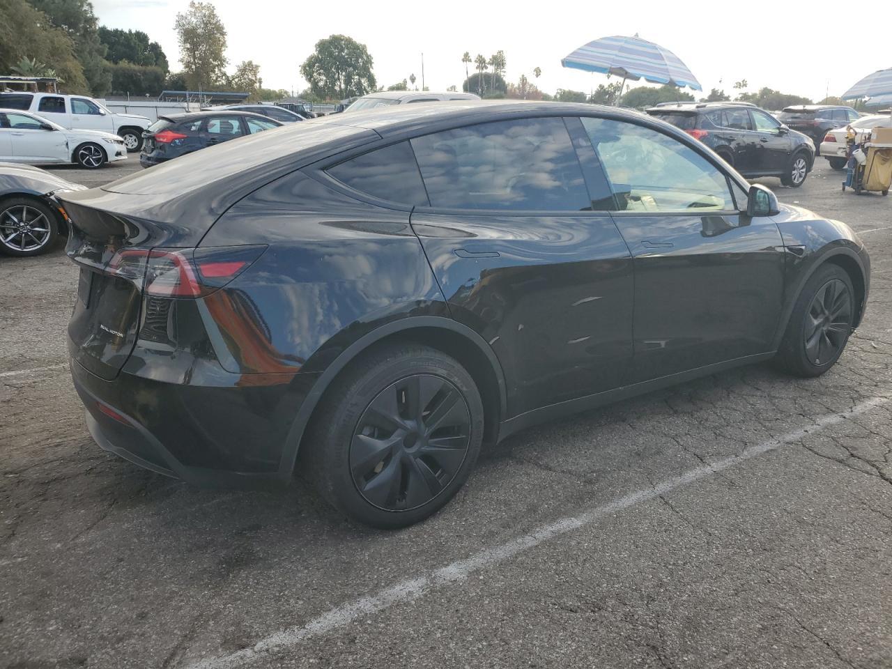 2025 TESLA MODEL Y