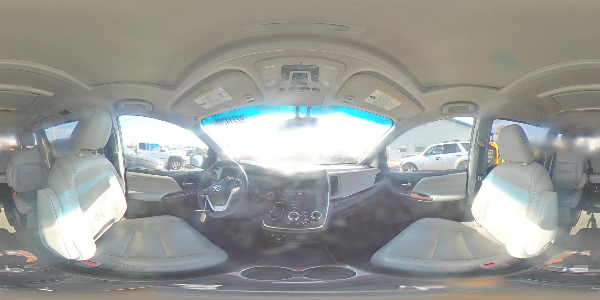 2015 TOYOTA SIENNA