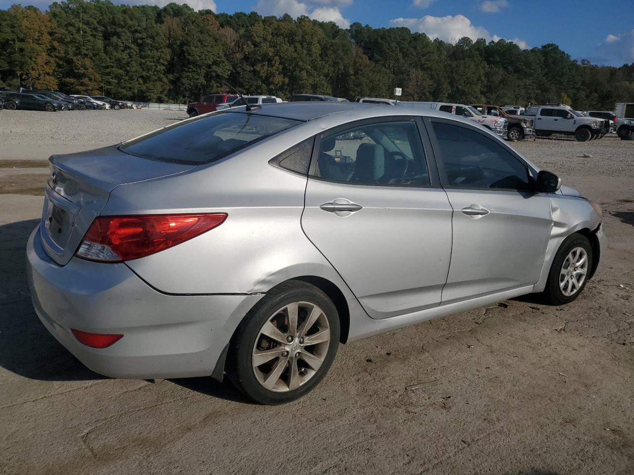 2012 HYUNDAI ACCENT