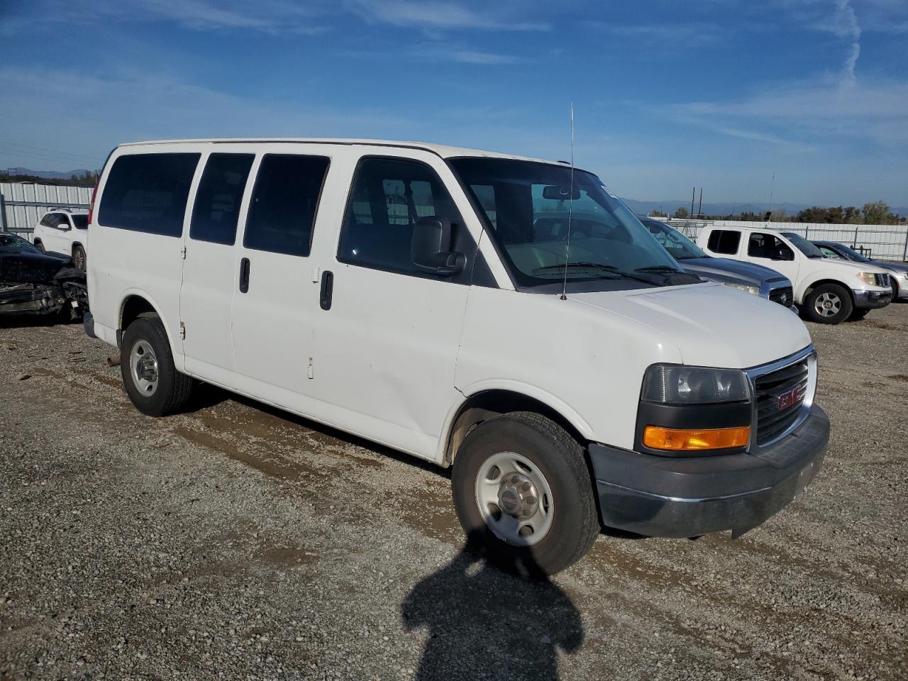 2015 GMC Savana
