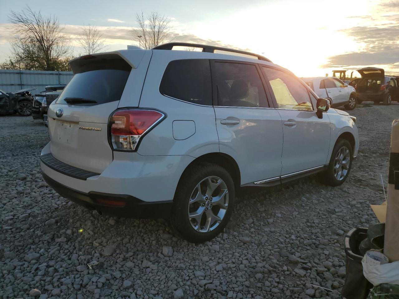 2018 SUBARU FORESTER