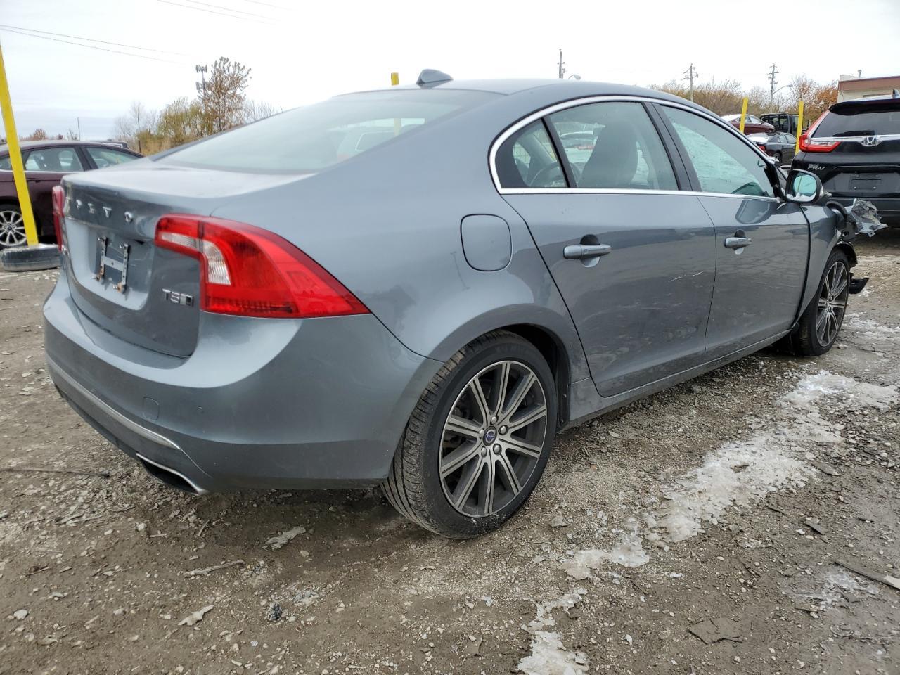 2017 VOLVO S60