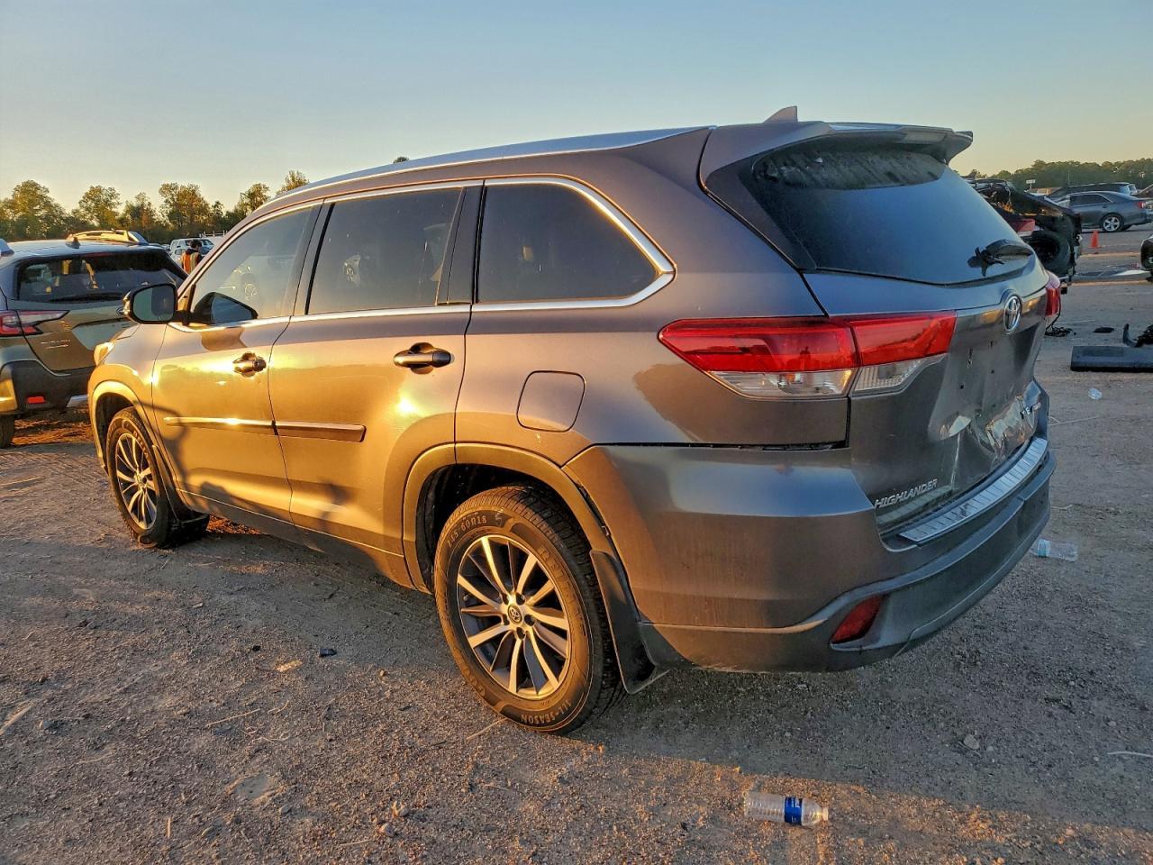 2018 TOYOTA HIGHLANDER
