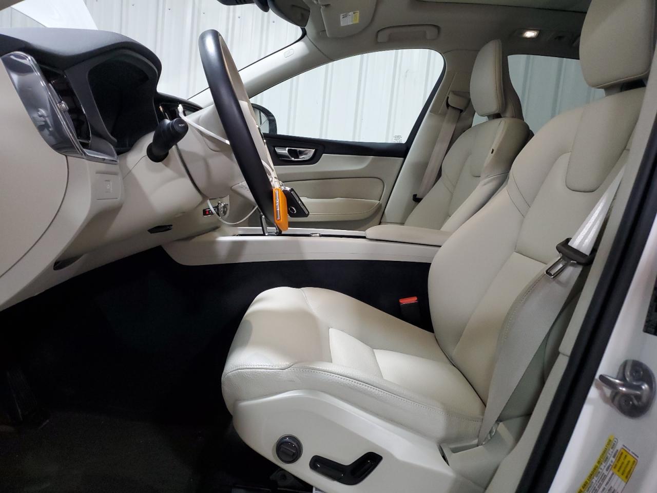 2024 VOLVO XC60