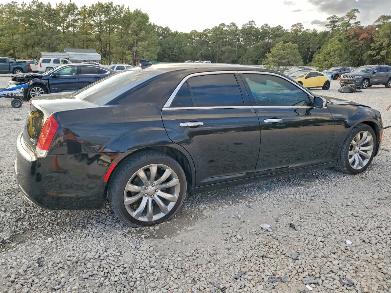 2019 CHRYSLER 300